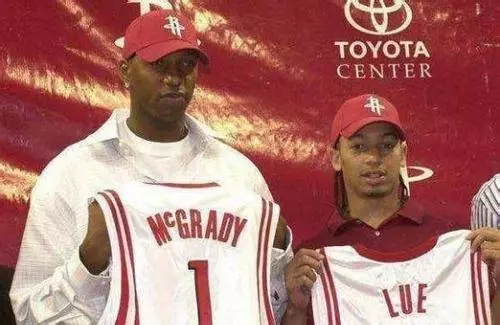 每体：库库离开巴萨因为不被信任，巴尔韦德当时看好米兰达（每体：因得不到信任库库选择告别巴萨，巴尔韦德昔日更青睐米兰达）