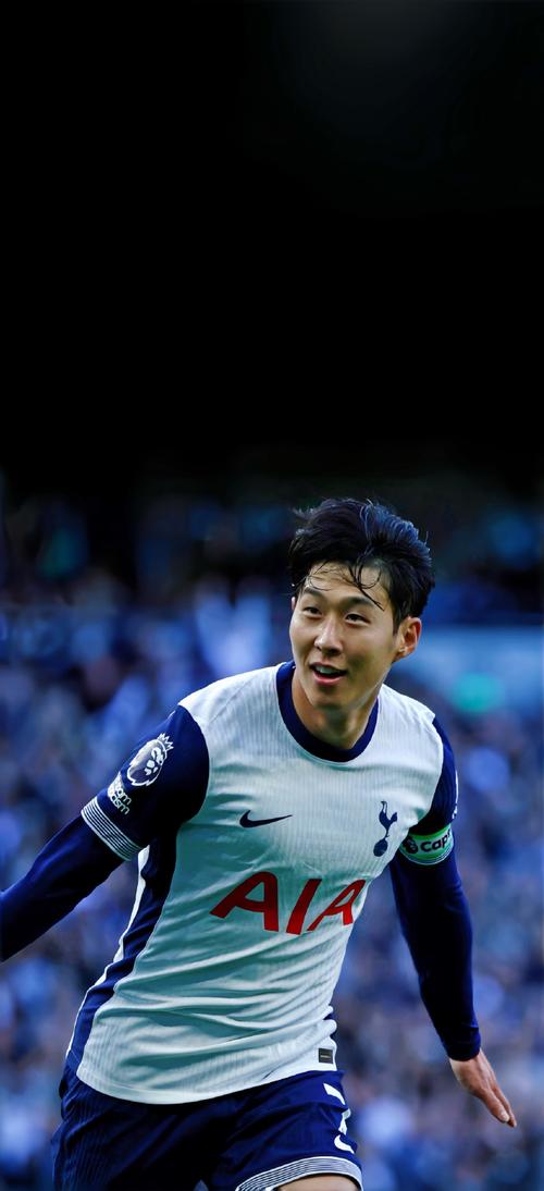 博涅克：莱万是过去二三十年里世界上最好的九号球员（博涅克：莱万堪称近二三十年世界最佳中锋）