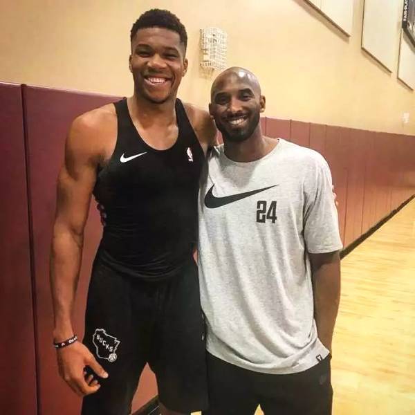 官方：大埔将在亚冠赛前为大埔火灾遇难者默哀一分钟（官方宣布：大埔队将在亚冠赛前为大埔火灾遇难者进行一分钟默哀）