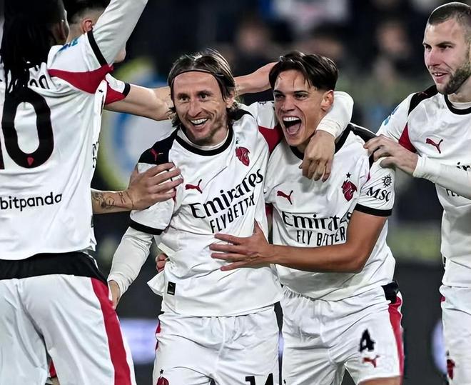 米体：博洛尼亚前锋卡斯特罗表现出色，有望获阿根廷队征召（米体：博洛尼亚前锋卡斯特罗状态出众，有望入选阿根廷国家队）