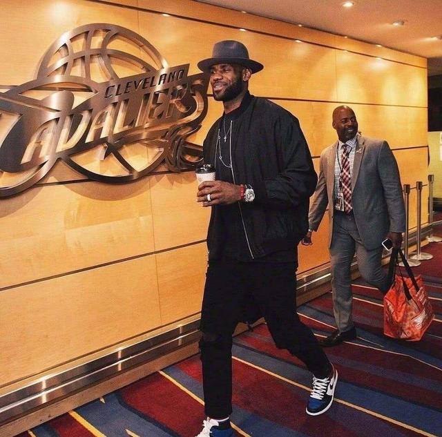 “玉面杀手”张玉宁将执掌苏超宿迁队（“玉面杀手”张玉宁将挂帅苏超宿迁队）