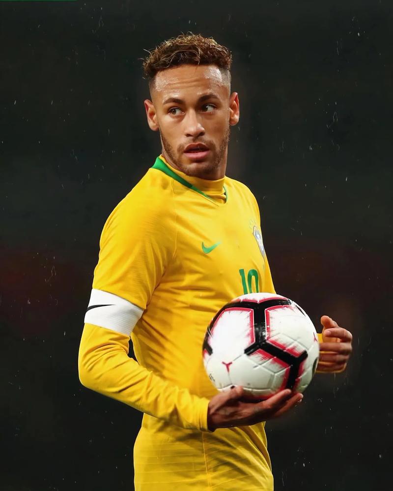 卡拉格公开向萨拉赫道歉，强调其利物浦贡献（卡拉格公开向萨拉赫致歉并肯定其对利物浦的贡献）