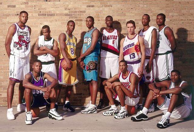 湖人浓眉哥关键封盖力助球队获胜（浓眉关键大帽定胜局，湖人取胜）