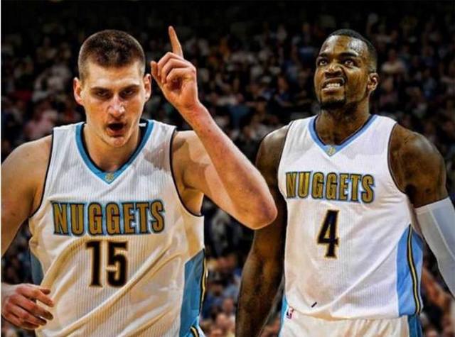 每体：卡萨多腹股沟有些刺痛，初步看来情况并不严重（每体：卡萨多腹股沟出现轻微刺痛，初步判断无大碍）