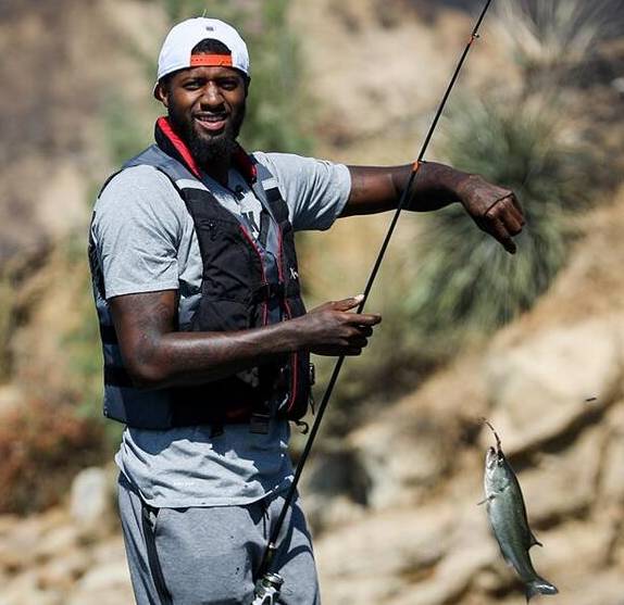 拜仁“小王子”卡尔的巨星之路 偶像梅西但不想和谁比较（拜仁“小王子”卡尔逐梦巨星：崇拜梅西，却不愿与任何人比较）