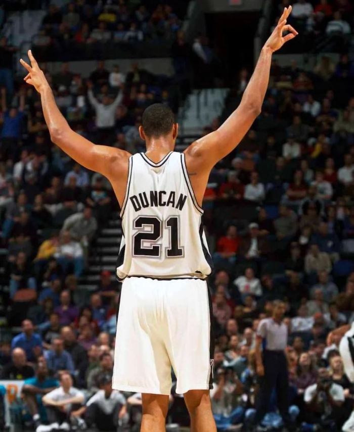 蒂尔潘生涯执法欧冠共判31粒点球，成为欧冠判点最多的主裁（蒂尔潘欧冠生涯累计吹罚31个点球，成欧冠点球判罚最多主裁）